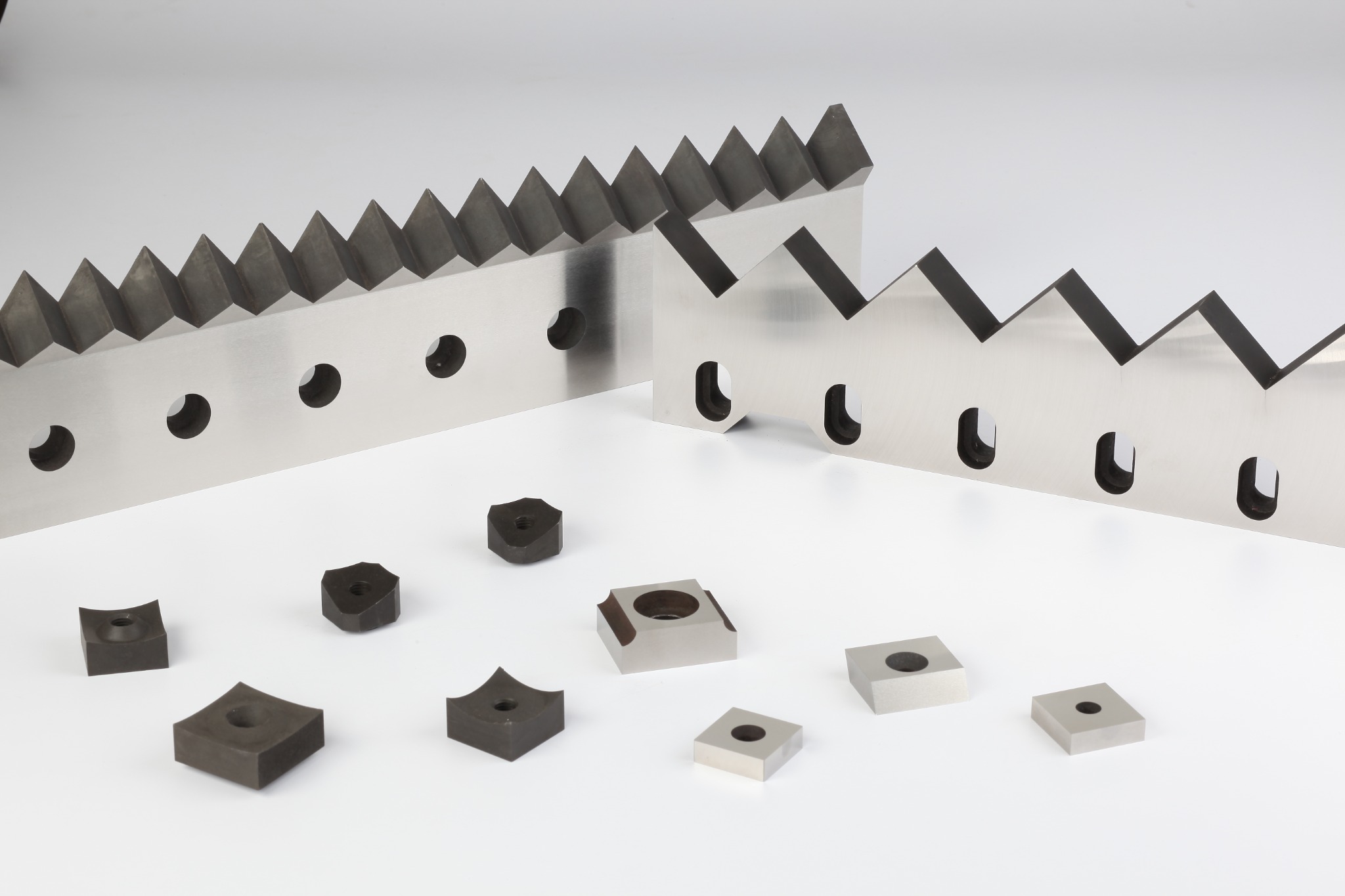 Granulator and shredder knives